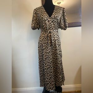 Missguided midi animal print dress. V-neck short sleeves. split hem size US 14